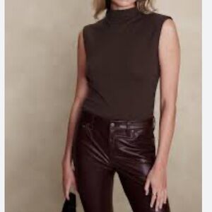 Banana Republic Sleeveless Mock Neck Top in Dark Brown Size Small